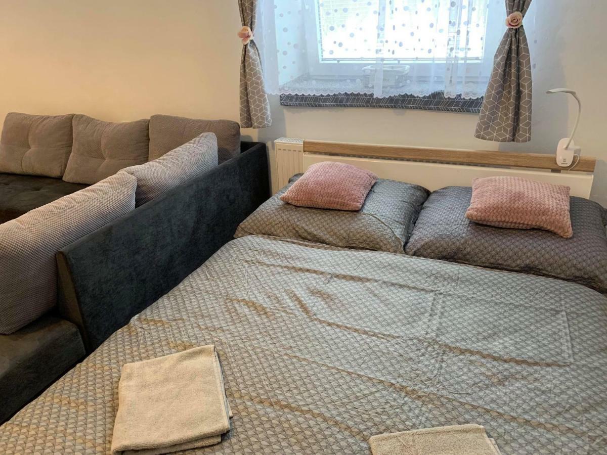 Apartman Filipovice S Letni Terasou Zewnętrze zdjęcie